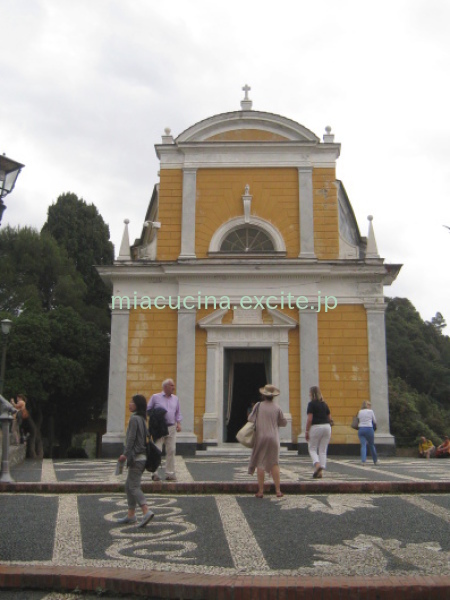 イタリア食旅行記⑧ ポルトフィーノで白ワイン_b0107003_10305525.jpg