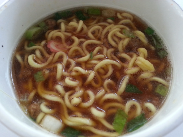 8/13昼 エースコック×産経新聞 大阪ラーメン ¥183_b0042308_01607.jpg