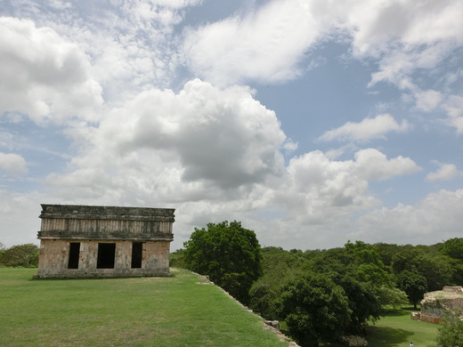 Uxmal ウシュマル暴風雨_b0129832_2321644.jpg