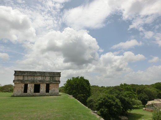 Uxmal　ウシュマル暴風雨_b0129832_2321644.jpg