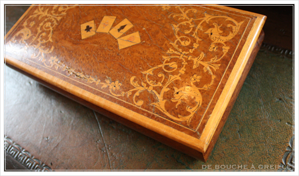 De vieilles cartes à jouer et leur coffret 古いトランプと木箱_d0184921_15352561.jpg