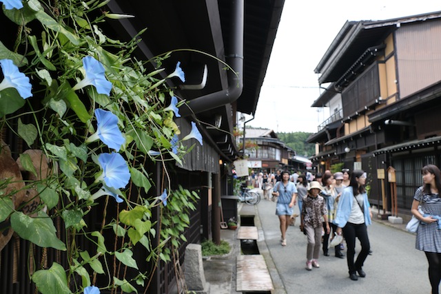 岐阜・飛騨高山と下呂を歩く（1）米原駅の憂鬱、岐阜駅の徒労_c0306400_2233471.jpg