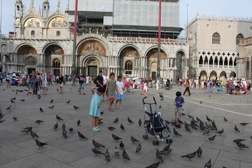 イタリアへの旅その６―ヴェネチア　海とヴァポレット（船）とサンマルコ広場と鐘楼からの眺め_e0123104_749246.jpg