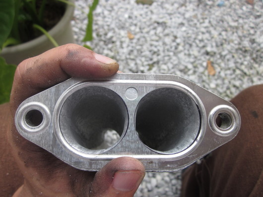 Intake manifold_e0271549_2085539.jpg