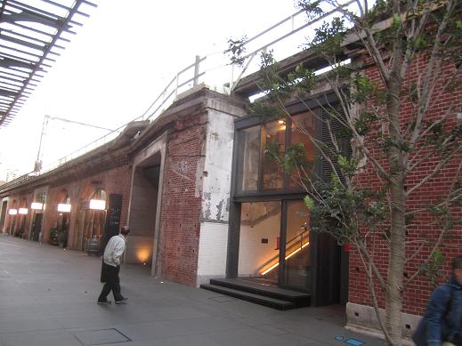 交通博物館跡の再開発・旧万世橋駅ホームの喫茶店など~附・アニメ『RAILWARS!』雑感_f0030574_23553571.jpg