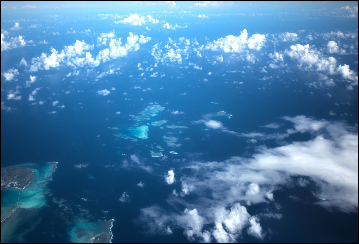 沖縄　空と海と島々_b0044477_0235169.jpg