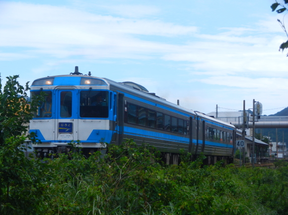 牟岐線の列車_d0224990_21393672.jpg