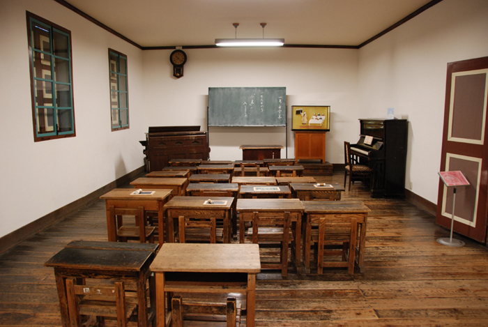 旧開智学校_e0171573_18304780.jpg