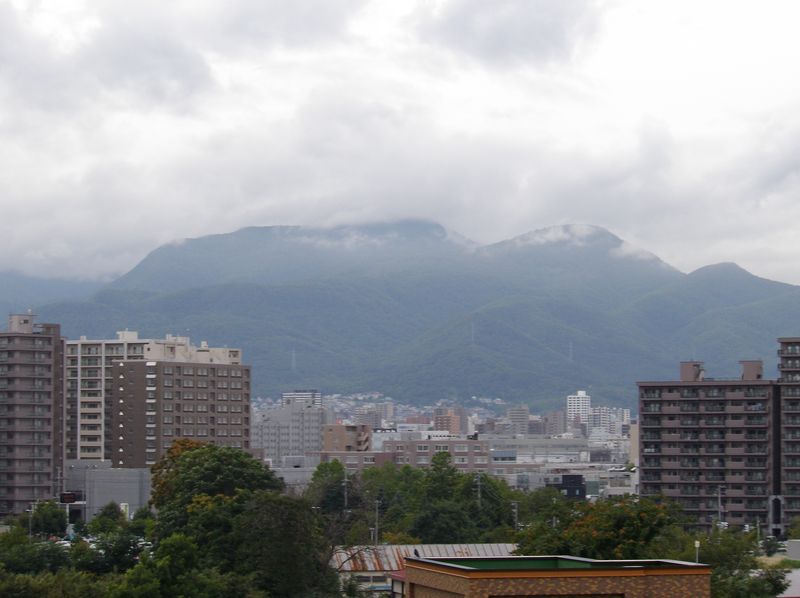 だんだんと雲が降りてきて_c0025115_1871346.jpg