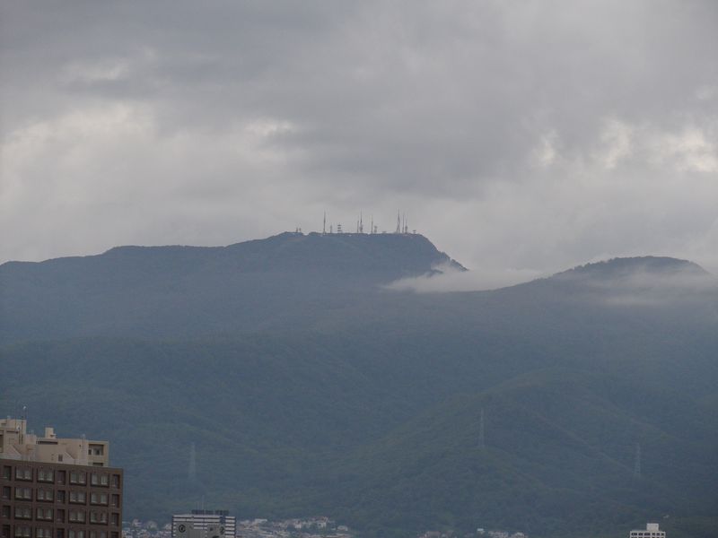 だんだんと雲が降りてきて_c0025115_189225.jpg
