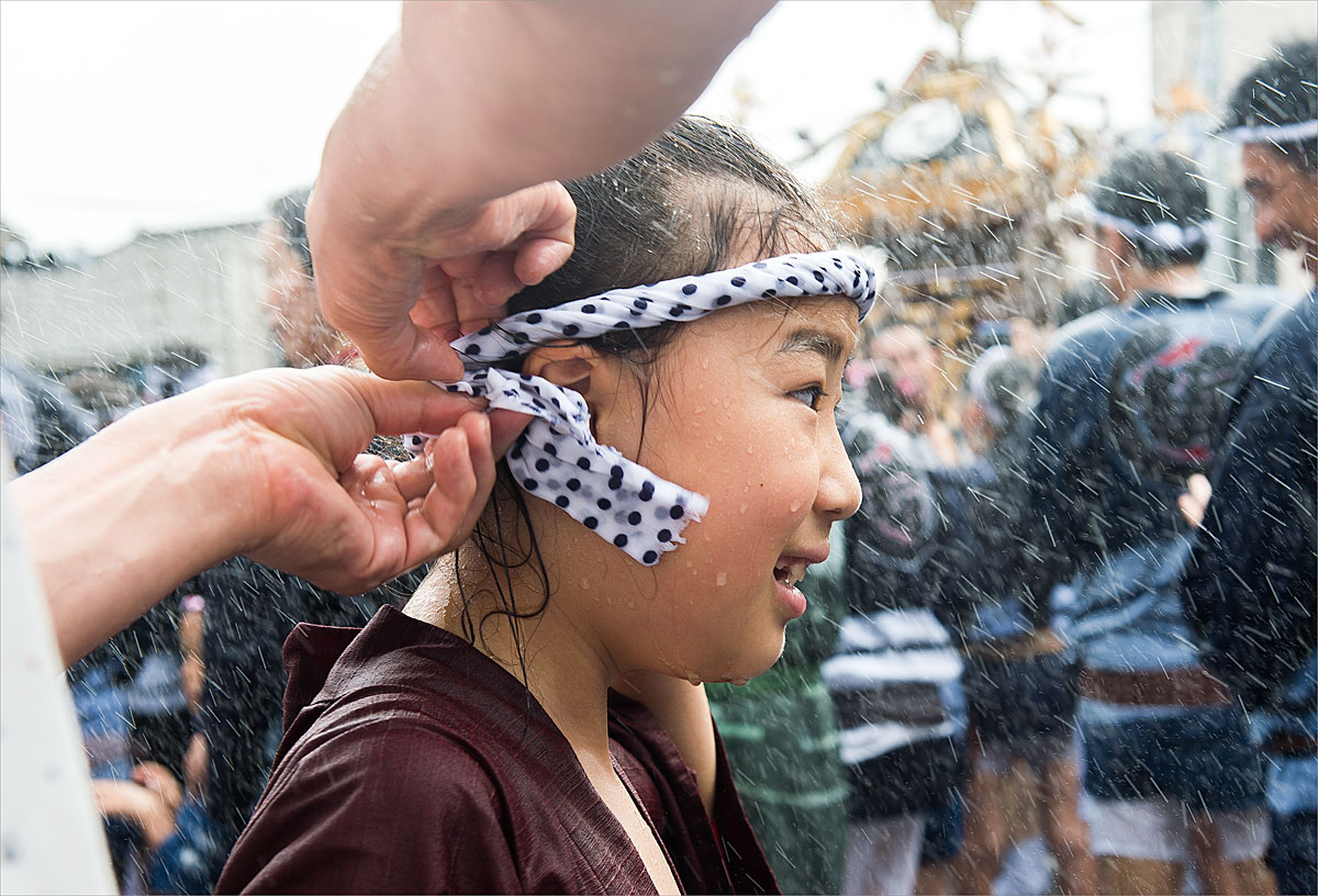 水かけ祭りでびちょびちょ_f0014815_16341848.jpg