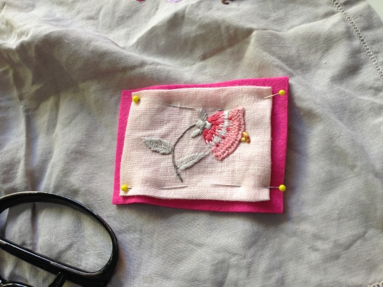 古い刺繍作品のリメイク のらりくらりと 古い刺繍作品のリメイク のらりくらりと