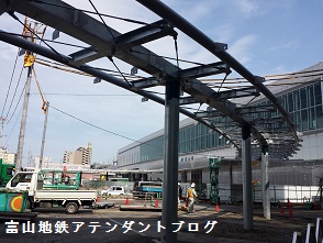 富山地方鉄道とJR線の接続がある、駅の案内_a0243562_08073089.jpg