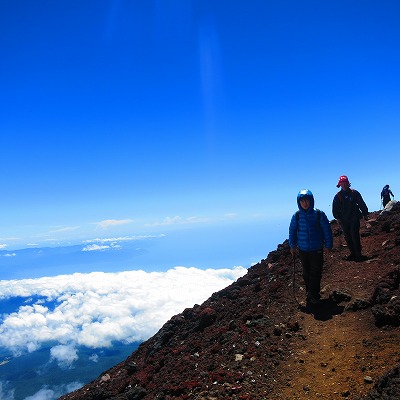 子連れ富士登山2014(5) 富士宮ルート お鉢巡り＆剣ヶ峰_a0000912_3432751.jpg