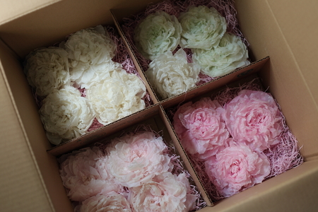 芍薬の季節ではない時のシャクヤクのブーケ 販売中 30000円から 一会 ウエディングの花 芍薬の季節ではない時のシャクヤクのブーケ 販売中 30000円から 一会 ウエディングの花