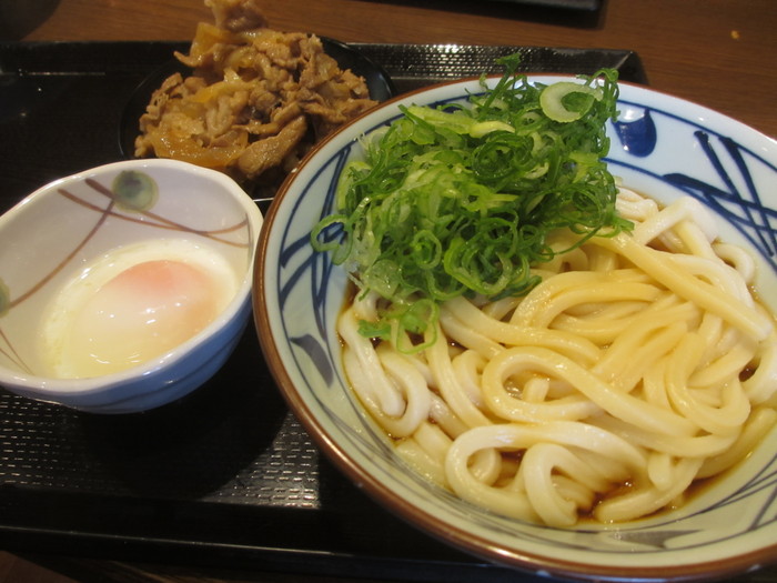 「丸亀製麺」で肉もりぶっかけうどん♪_c0169330_102447.jpg