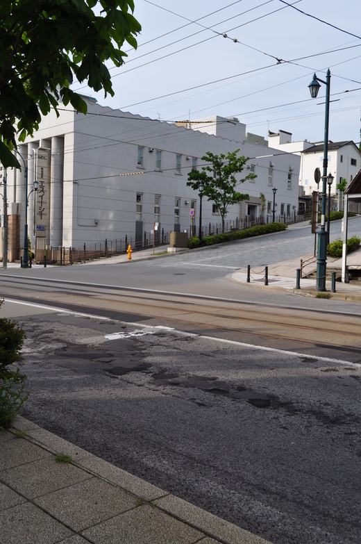 函館末広町の旧百十三銀行本店(建築家・関根要太郎函館作品再訪、その4)_f0142606_2152462.jpg