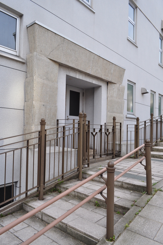 函館末広町の旧百十三銀行本店(建築家・関根要太郎函館作品再訪、その4)_f0142606_21535794.jpg