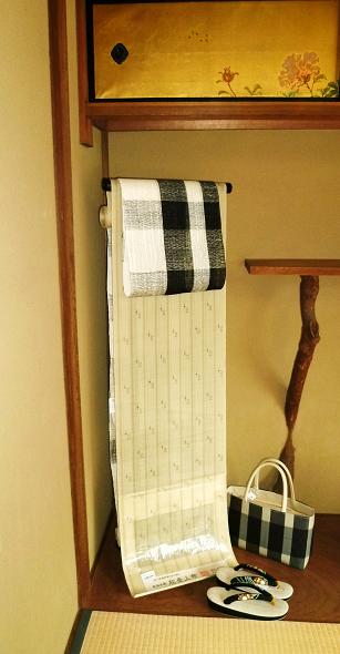 生なり色の能登上布・八寸帯・クマ相良刺繍草履。_f0181251_15474567.jpg
