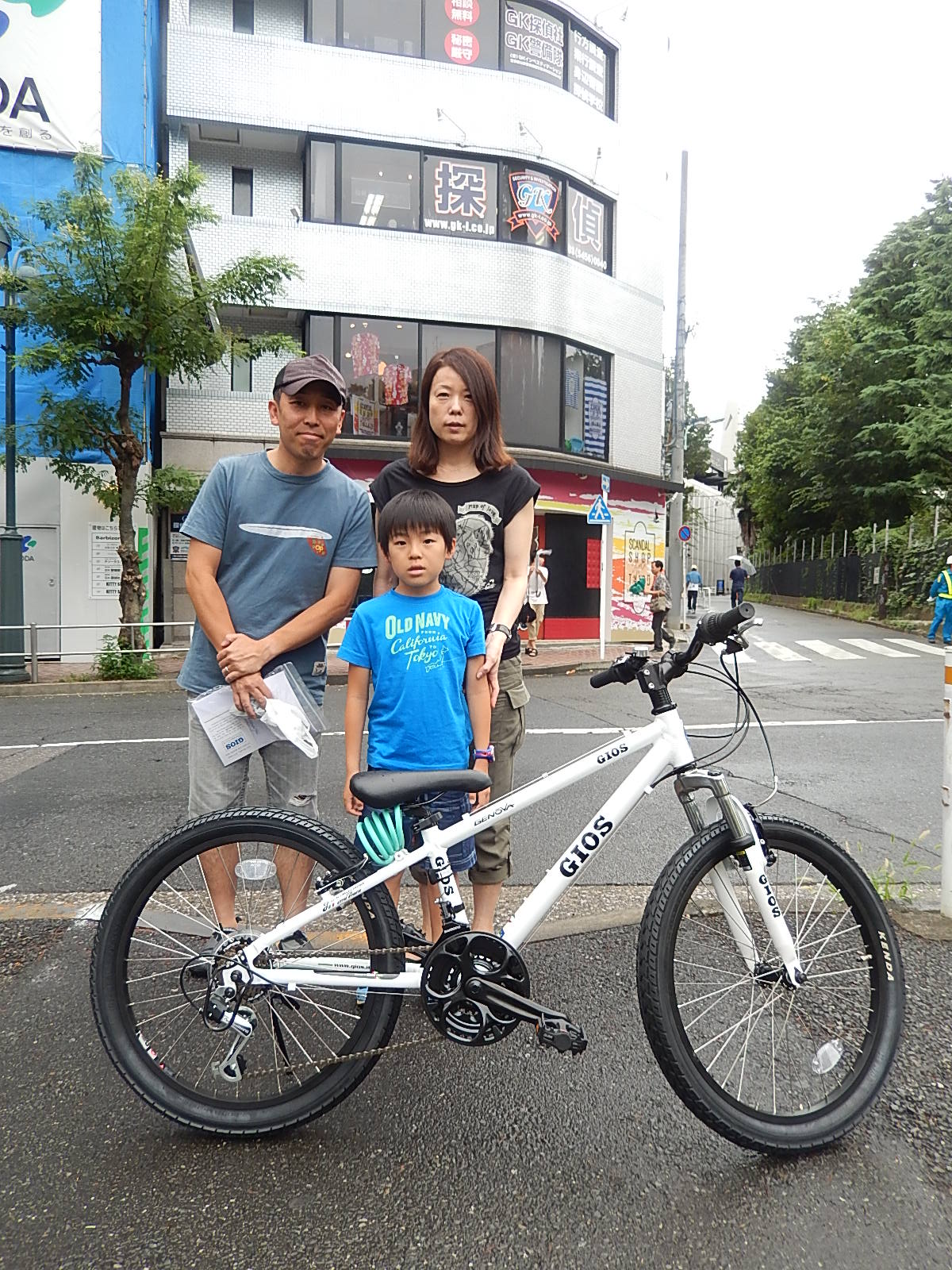 8月23日 渋谷 原宿 の自転車屋 FLAME bike前です_e0188759_1964425.jpg