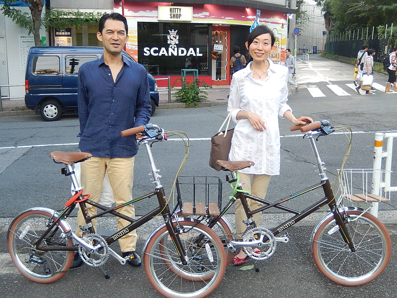 8月23日 渋谷 原宿 の自転車屋 FLAME bike前です_e0188759_197679.jpg