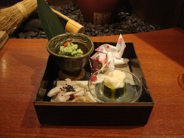 新富町「江戸肉割烹 ささや」へ行く。_f0232060_17483764.jpg