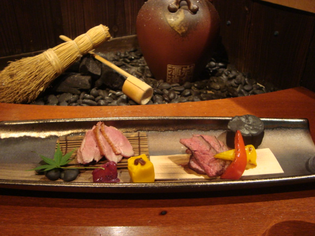 新富町「江戸肉割烹 ささや」へ行く。_f0232060_17585779.jpg