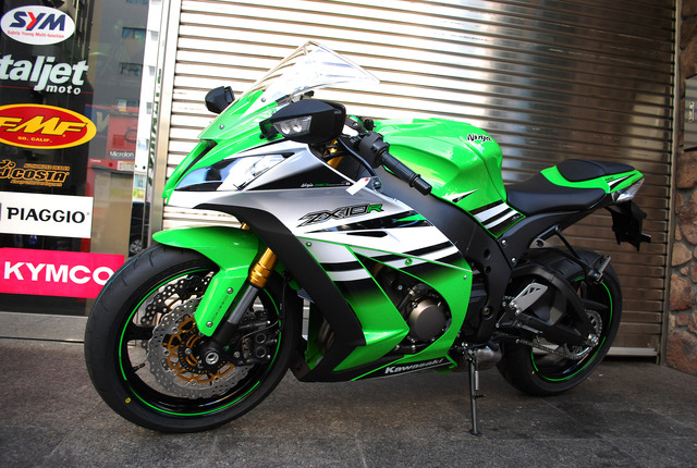 Kawasaki Ninja ZX-10R&6R 2015年モデル入荷しました!! : SCSブログ Kawasaki Ninja ZX-10R&6R 2015年モデル入荷しました!! : SCSブログ
