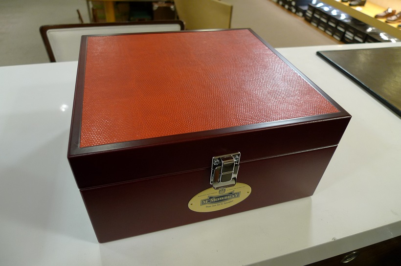 新しいシューケアボックスが入荷しました_d0166598_12472333.jpg