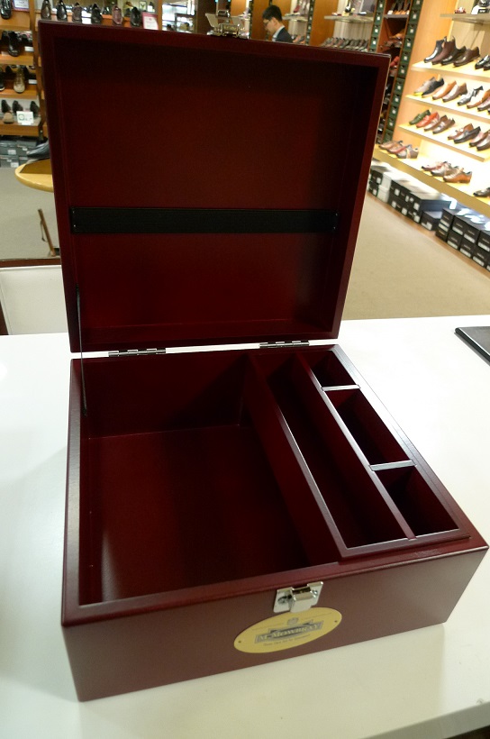 新しいシューケアボックスが入荷しました_d0166598_12475219.jpg