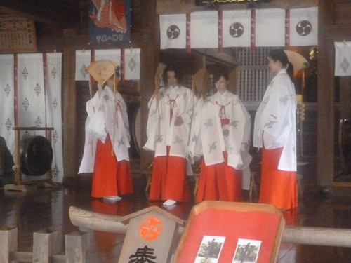 浦安の舞 宇美八幡宮巫女日記