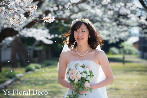 桜の咲くころに 白とピンクの花冠_b0113510_0475636.jpg