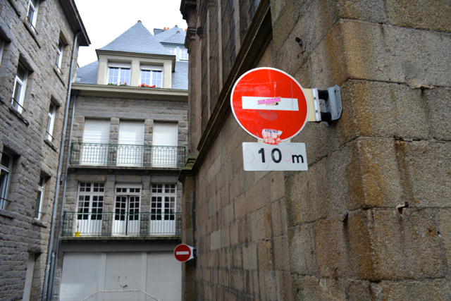 フランスの標識（１）交通標識_e0175918_1842242.jpg