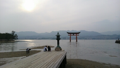 厳島神社に走る_c0017046_12275567.jpg