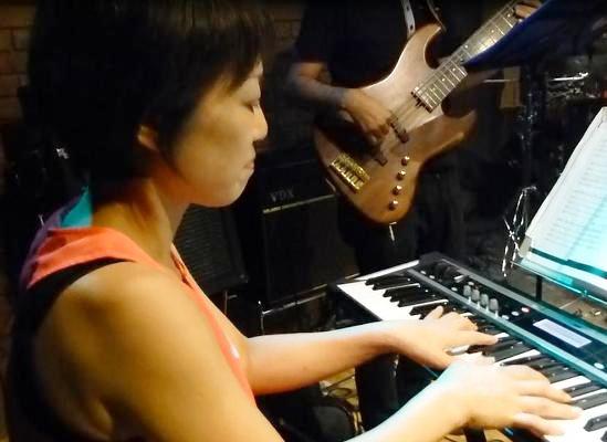 カラフル夏の2デイズライブ@Cavern Beat、2日目のライブレポ!_e0188087_16291357.jpg