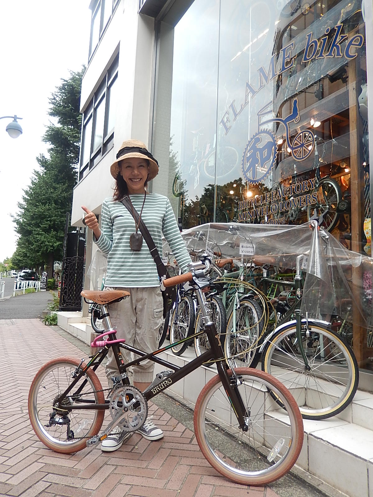 8月25日　渋谷　原宿　の自転車屋　FLAME bike前です_e0188759_1935331.jpg