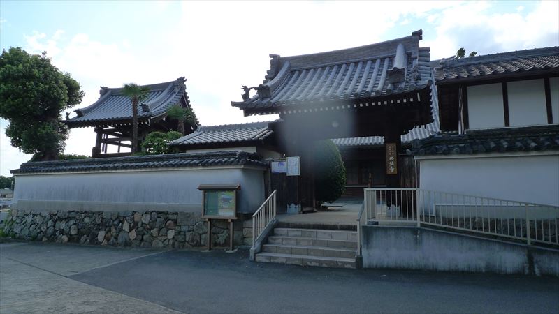 河内国分本町の街並み_f0139570_1902319.jpg