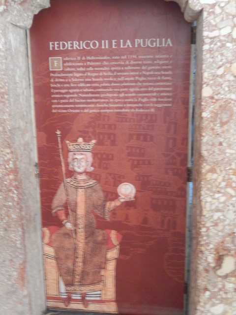 世界遺産 イスラム世界とシトー会修道士の美学の結晶 フェデリコ2世のミステリアスな八角形の城カステル デル モンテ Souvenir Inoubliable