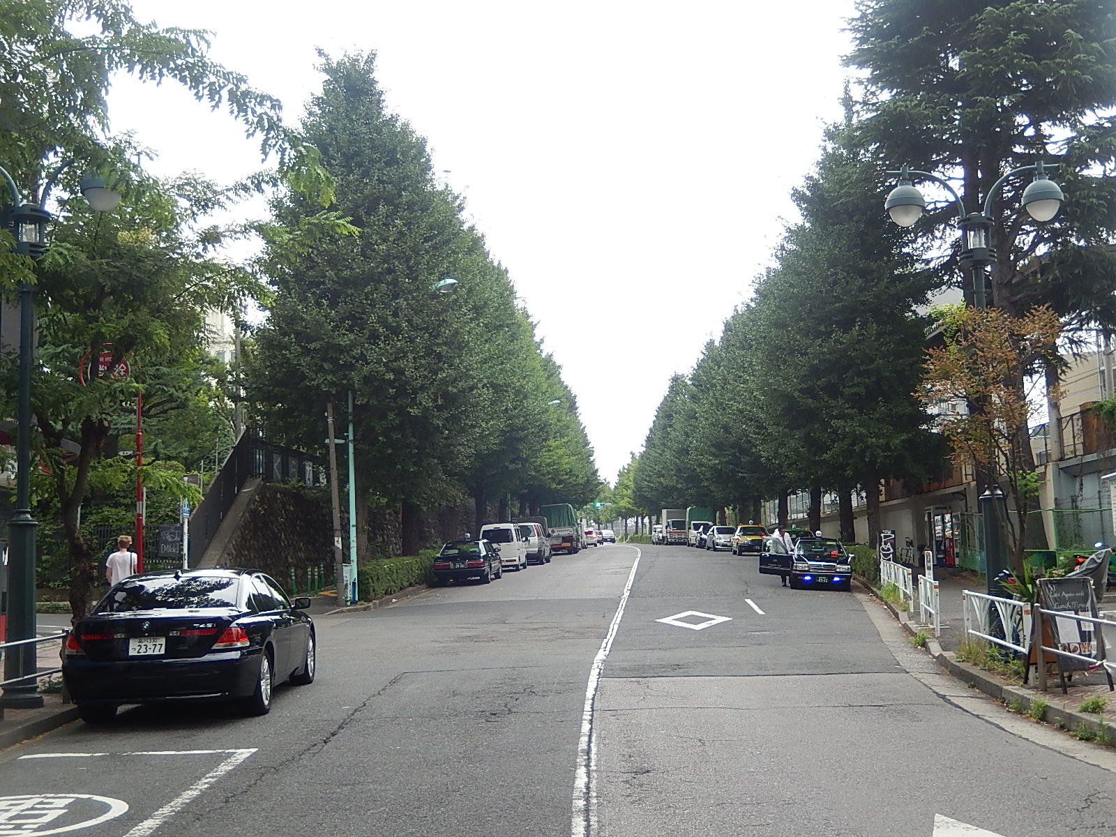8月26日 渋谷 原宿 の自転車屋 FLAME bike前です_e0188759_12483350.jpg