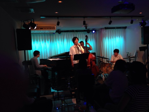 Jazzlive comin 広島 本日木曜日のライブ_b0115606_12053498.jpg