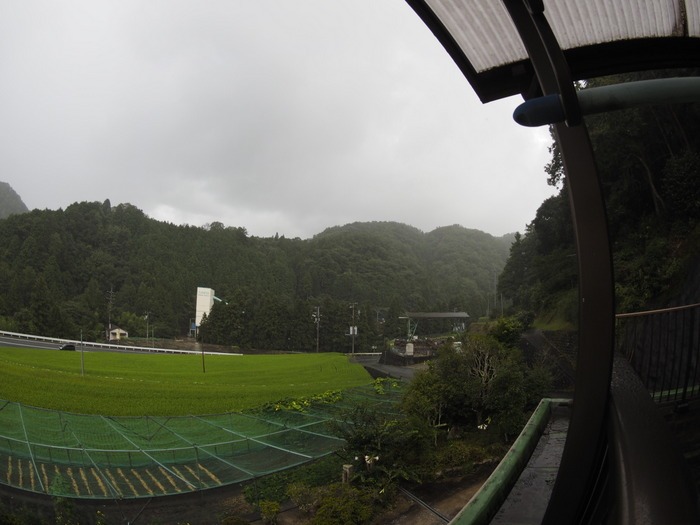 にわか雨_c0116915_022439.jpg