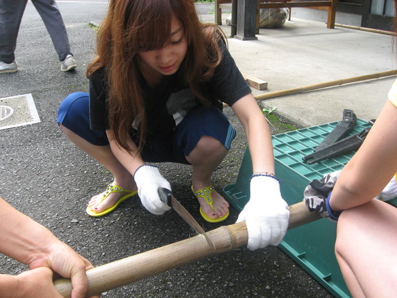 神戸松蔭女子学院大学の皆さん、次の日は川遊び体験。_e0061225_15445547.jpg
