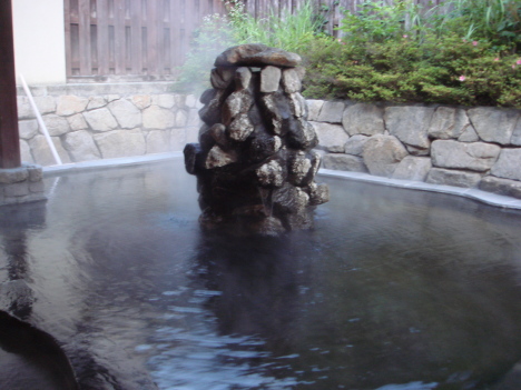 今、新潟の越後長野温泉嵐渓荘にいます。_f0219043_19543903.jpg
