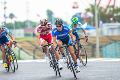 金栄堂サポート:愛三工業レーシング・平塚吉光選手 シマノ鈴鹿ロードご報告&インプレッション!_c0003493_8574654.jpg