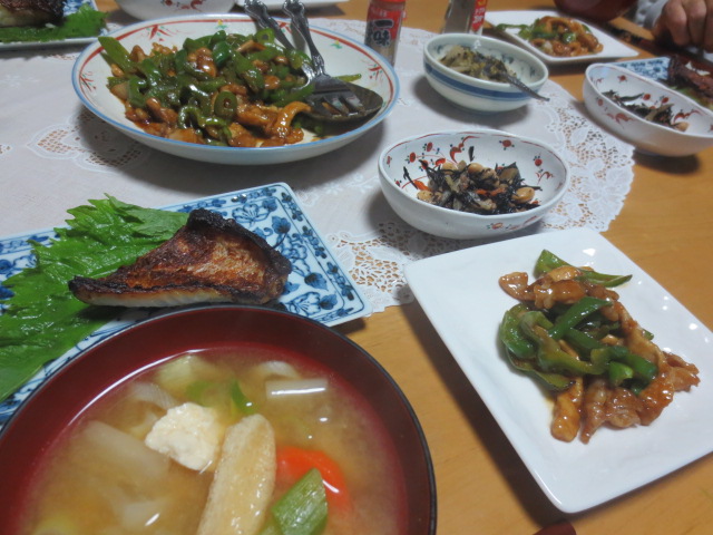 豚肉で青椒肉絲&赤魚粕漬_f0248616_9495139.jpg