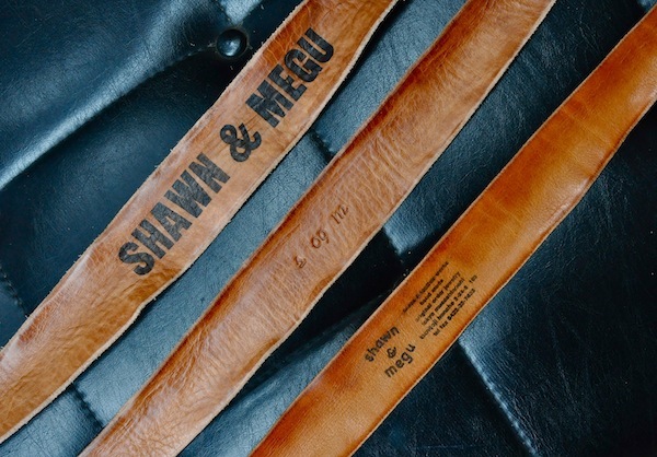 aging leather camera strap_b0172633_1345301.jpg