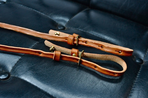 aging leather camera strap_b0172633_1346542.jpg