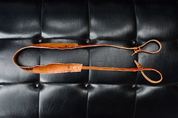 aging leather camera strap_b0172633_13465681.jpg