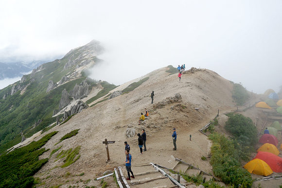 燕山荘～燕岳～下山_a0019601_10573589.jpg