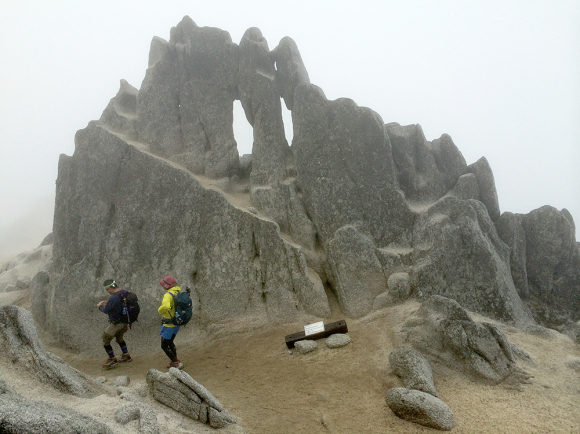 燕山荘～燕岳～下山_a0019601_10573612.jpg